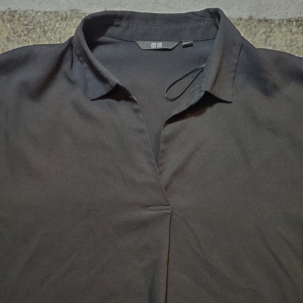 UNI QLO Black Women's XL Pullover Long Sleeve Top W/Collar-V Neck- Button Cuff